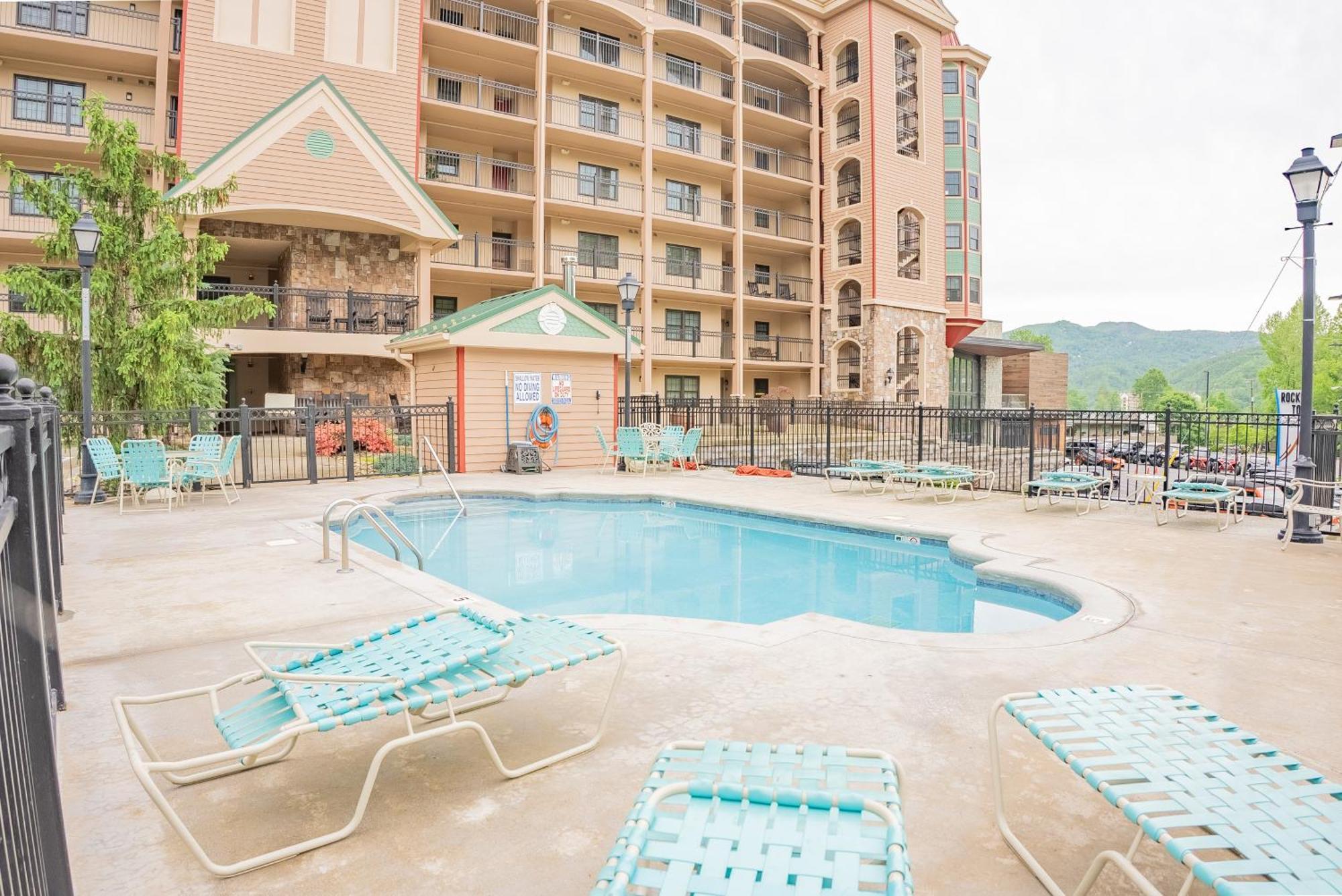 Luxurious Condo, Pool, Fireplace, Hiking Gatlinburg Luaran gambar